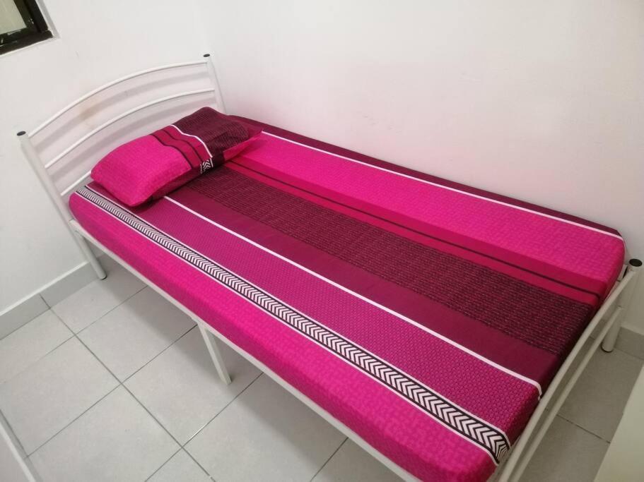 H&H Lovely Homestay In Nilai Ngoại thất bức ảnh