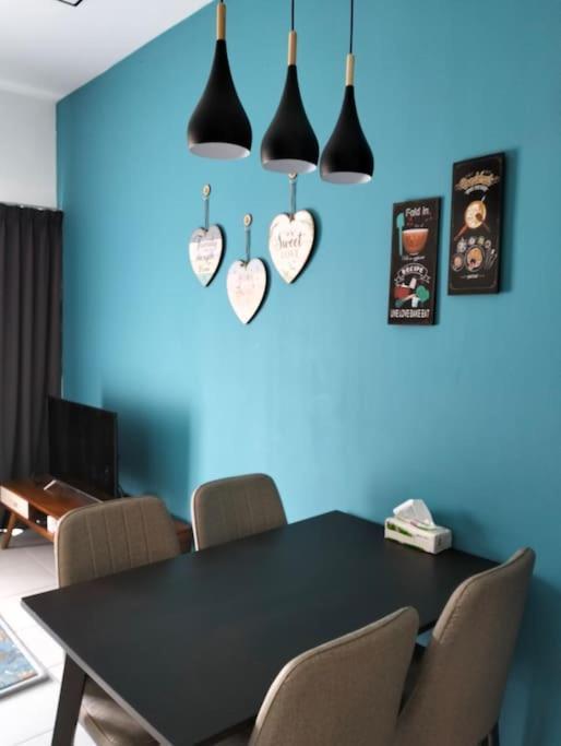 H&H Lovely Homestay In Nilai Ngoại thất bức ảnh